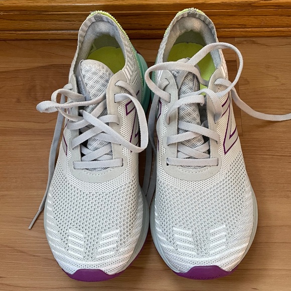 New Balance running shoes. Size 7 - Picture 1 of 2